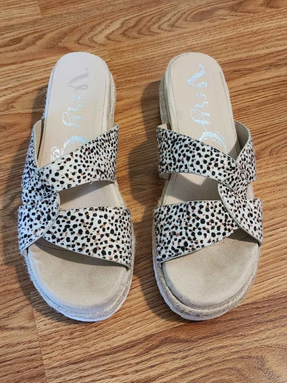 Very G Leopard Print Slip on Slide Sandals with textured detail
